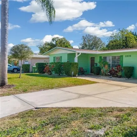 Image 2 - 2944 Southern Parkway West, Bradenton, FL 34205, USA - House for sale