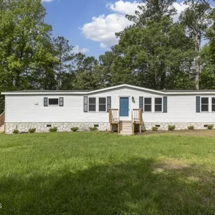 Buy this studio apartment on 174 Pond View Circle in Barlowes, Pender County