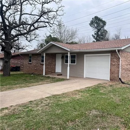 Rent this 3 bed house on 1301 White Road in Springdale, AR 72762