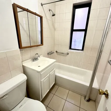 Image 3 - 173 Vermilyea Avenue, New York, NY 10034, USA - Apartment for rent