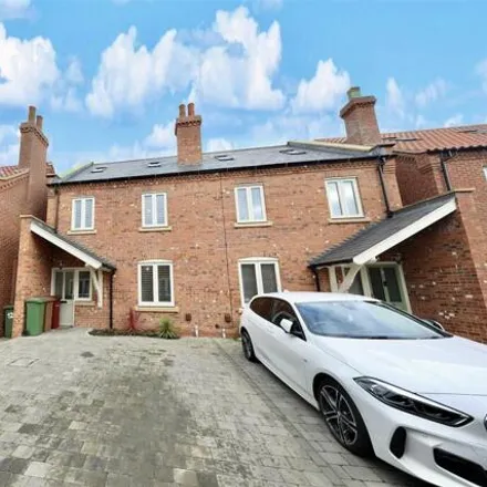 Buy this 4 bed townhouse on Cottingham Court in Barton-upon-Humber, DN18 5BF
