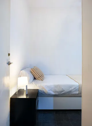 Image 1 - Centro de fisioterapia Curarte, Paseo del Rey, 2, 28008 Madrid, Spain - Room for rent
