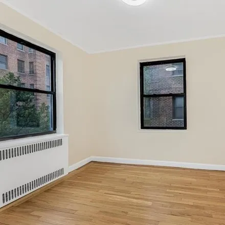 Image 7 - 3017 Riverdale Avenue, New York, NY 10463, USA - Apartment for sale