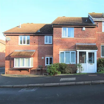 Rent this 2 bed townhouse on Perryfields Close in Redditch, B98 7YP