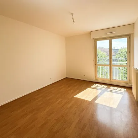 Rent this 3 bed apartment on Place du Maréchal Leclerc in 78300 Poissy, France