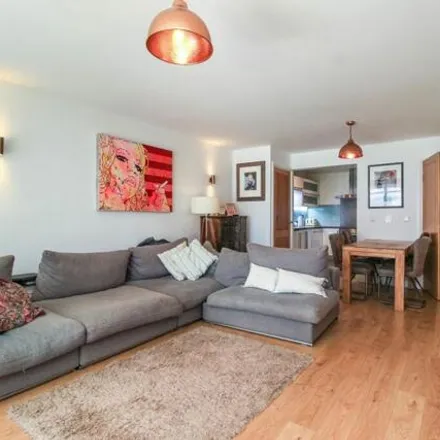 Buy this 3 bed apartment on Picture House in Streatham High Road, London
