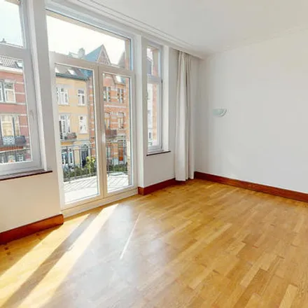 Rent this 1 bed apartment on Avenue Albert Jonnart - Albert Jonnartlaan 2 in 1200 Woluwe-Saint-Lambert - Sint-Lambrechts-Woluwe, Belgium