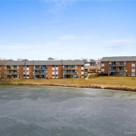 Rent this 2 bed condo on Klingensmith Road in Bloomfield Township, MI 48302