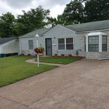 Buy this 3 bed house on 9873 Dennis Drive in Saint Louis County, MO 63136