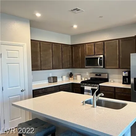 Image 2 - 2101 East Alexander Road, North Las Vegas, NV 89030, USA - Townhouse for rent