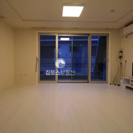 Image 2 - 서울특별시 서초구 반포동 742-16 - Apartment for rent