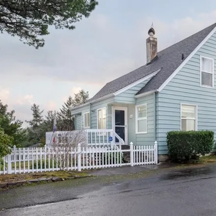 Buy this 3 bed house on 1073 Southwest 10th Place in Lincoln City, OR 97367