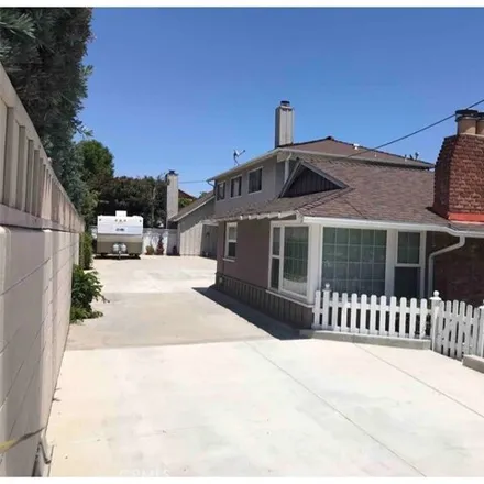 Buy this 5 bed house on 186 Del Mar Avenue in Santa Ana Heights, Costa Mesa