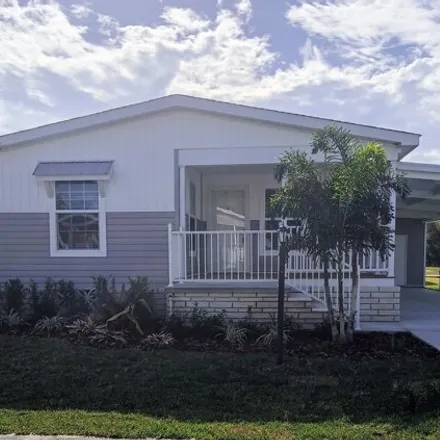Buy this studio apartment on 3000 Us Highway 17 92 W Lot 639 in Haines City, Florida