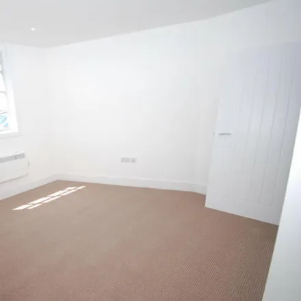 Image 7 - Russell Terrace, Royal Leamington Spa, CV31 1EY, United Kingdom - House for rent