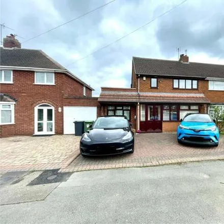 Buy this 4 bed duplex on Belton Avenue in Wednesfield, WV11 1AW