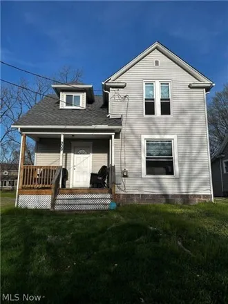 Rent this 4 bed house on 188 West Oak Street in Kent, OH 44240