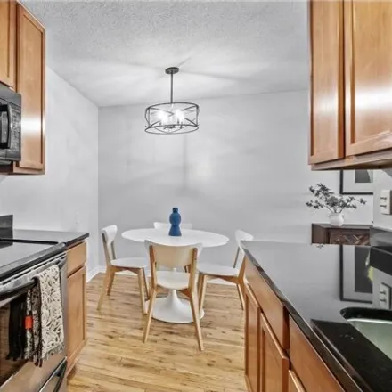 Image 8 - Gremar Apartments, 821 Douglas Avenue, Minneapolis, MN 55403, USA - Condo for sale