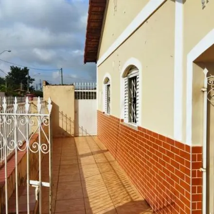 Buy this 2 bed house on Rua Luiz Salomão in Centro, Lorena - SP