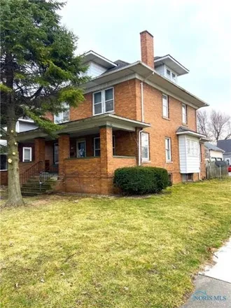 Buy this 4 bed house on 3482 Mayo Street in Toledo, OH 43611