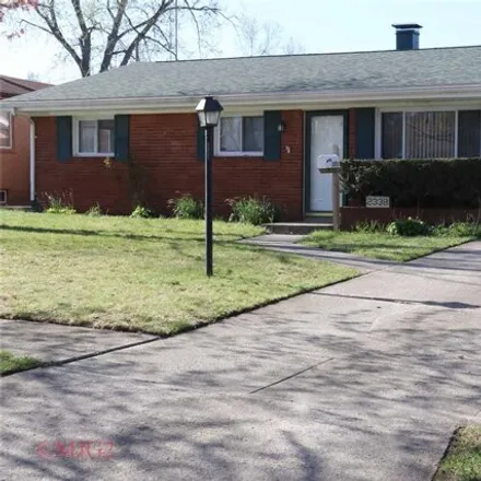 Buy this 3 bed house on 2362 Brookridge Drive in Toledo, OH 43613