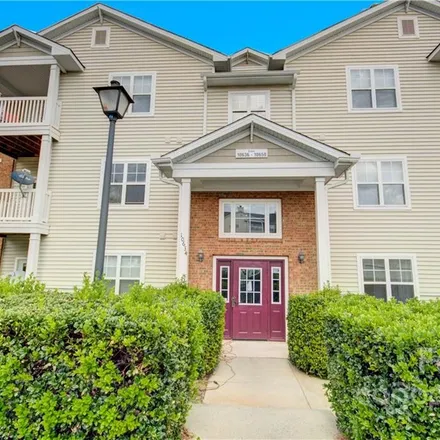 Buy this 2 bed condo on 10702 Hill Point Court in University City, NC 28262