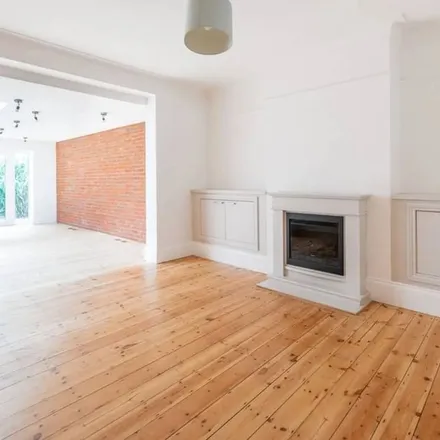 Image 5 - Harlesden Gardens, London, NW10 4HB, United Kingdom - Townhouse for rent
