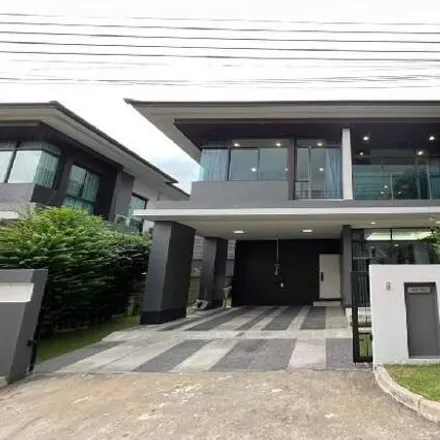 Rent this 3 bed house on unnamed road in Bang Kapi District, Bangkok 10240
