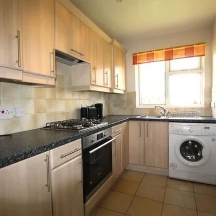 Image 2 - Sough Hall Avenue, Thorpe Hesley, S61 2QG, United Kingdom - Apartment for rent