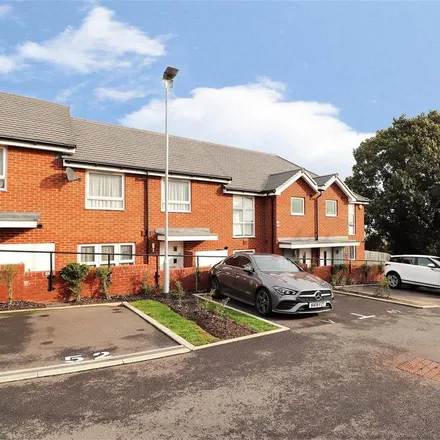 Rent this 2 bed townhouse on Morris Drive in London, DA17 6FJ