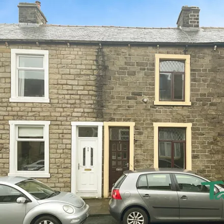 Image 6 - Lower West Avenue, Barnoldswick, BB18 6DW, United Kingdom - Townhouse for sale