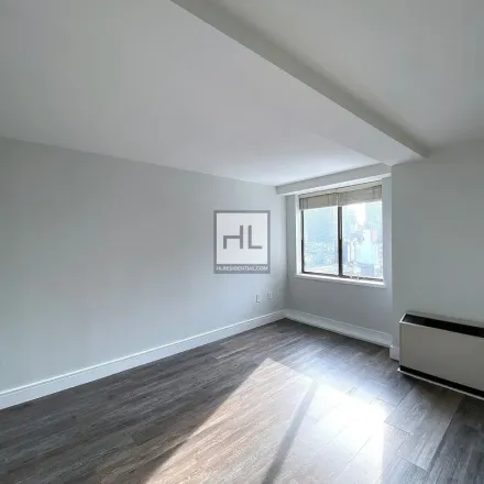 Rent this 1 bed apartment on 404 East 91st Street in New York, NY 10128