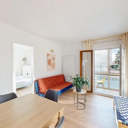 Rent this 5 bed apartment on Le Chatelet in 23 Rue d'Étrembières, 74100 Annemasse