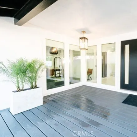 Image 3 - 11098 Kenya Place, Los Angeles, CA 91326, USA - House for sale