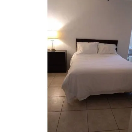 Rent this 1 bed house on The Central Bank of the Bahamas in Trinity Place, Nassau