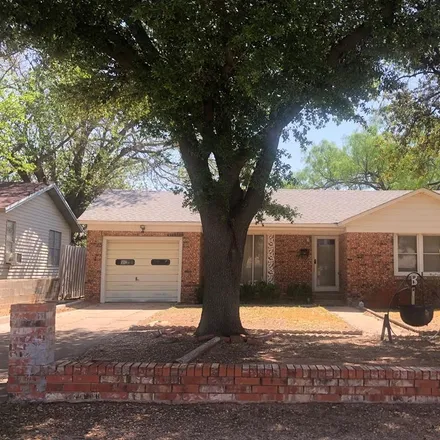 Buy this 3 bed house on 1417 Oak Street in Colorado City, TX 79512