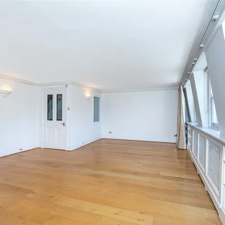 Rent this 4 bed apartment on 13 Onslow Mews West in London, SW7 3AF