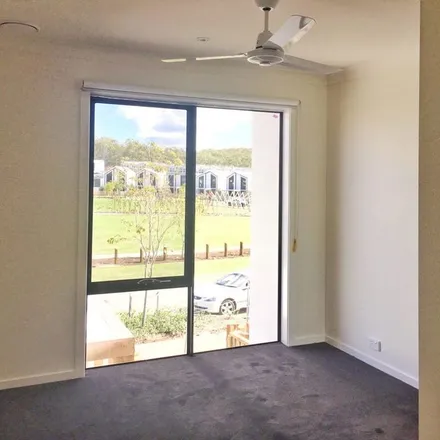 Image 2 - Eminence Way, Pimpama QLD 4209, Australia - Apartment for rent