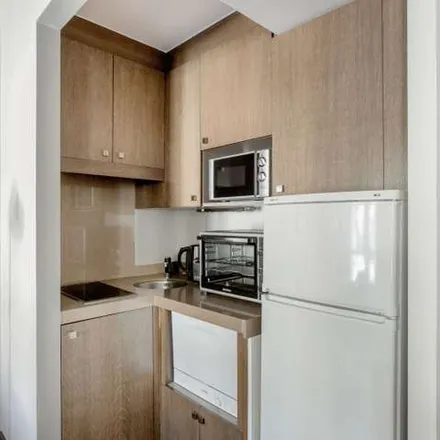 Rent this 2 bed apartment on 17 Avenue Carnot in 94190 Villeneuve-Saint-Georges, France