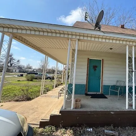 Buy this 4 bed house on 613 West Central Boulevard in Anadarko, OK 73005