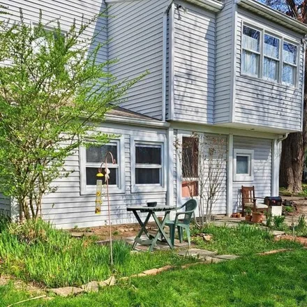 Rent this studio house on 1037 Mill Hill Terrace in Mill Plain, Fairfield
