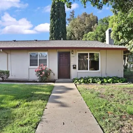 Image 3 - Arco, 2908 West Benjamin Holt Drive, Stockton, CA 95207, USA - House for sale