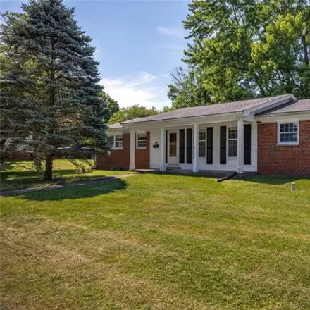 Buy this 3 bed house on 506 W 3rd St S in Mount Olive, Illinois