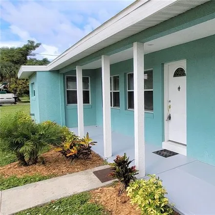 Image 3 - 575 Lindley Terrace Northeast, Port Charlotte, FL 33952, USA - House for sale