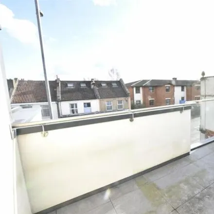 Image 8 - Chessel Height, West Street, Bristol, BS3 3LL, United Kingdom - Townhouse for rent