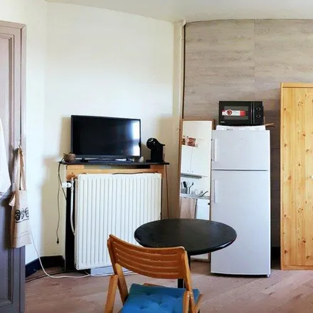 Rent this 1 bed apartment on Chaussée de Gand - Gentsesteenweg 1220 in 1082 Berchem-Sainte-Agathe - Sint-Agatha-Berchem, Belgium