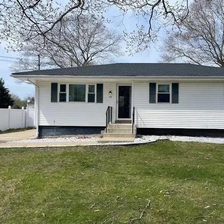 Rent this 3 bed house on 46 Carver Blvd in Bellport, New York