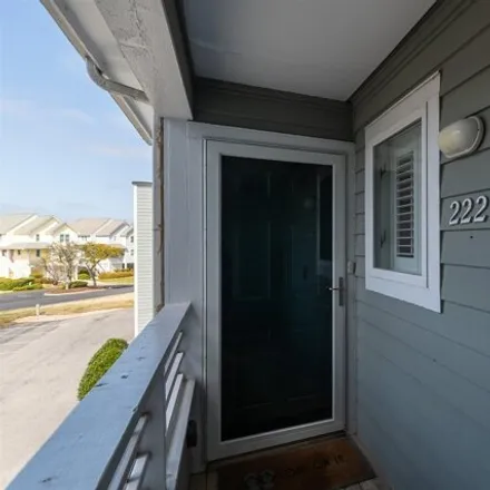 Buy this 3 bed condo on 200 Pirates Way in Manteo, NC 27954