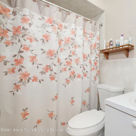 Image 8 - 266 Utter Avenue, New York, NY 10314, USA - Duplex for sale