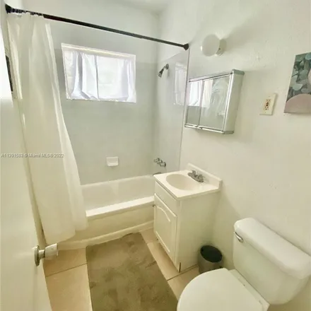 Image 8 - 350 75th Street, Atlantic Heights, Miami Beach, FL 33141, USA - Apartment for rent